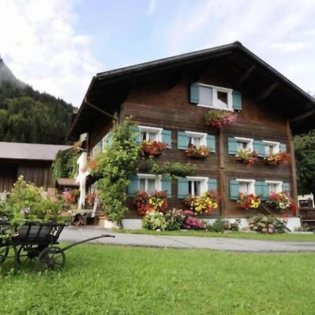 Comfortable Holiday Home With Garden In Voralberg Sankt Gallenkirch Bagian luar foto