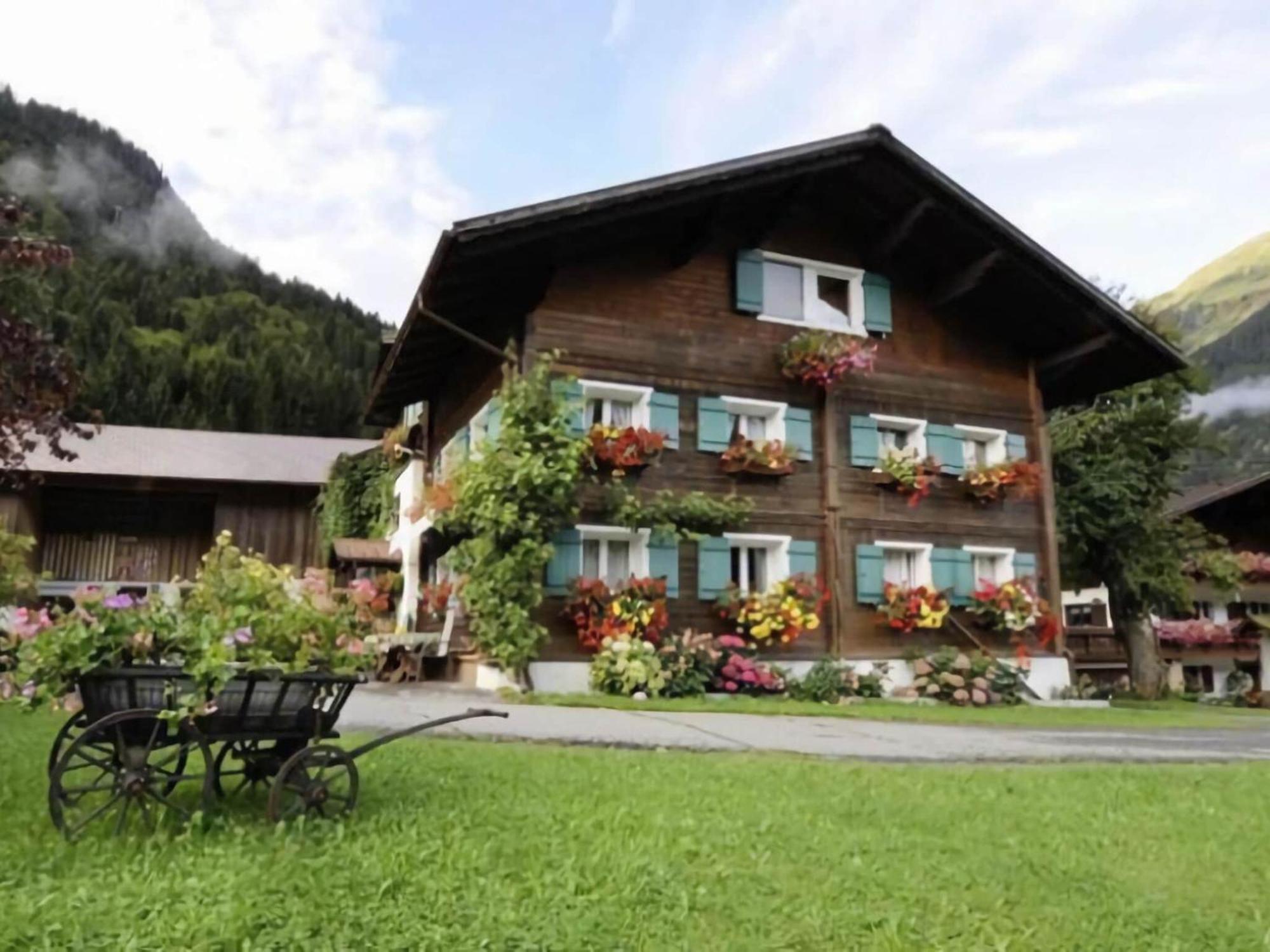 Comfortable Holiday Home With Garden In Voralberg Sankt Gallenkirch Bagian luar foto